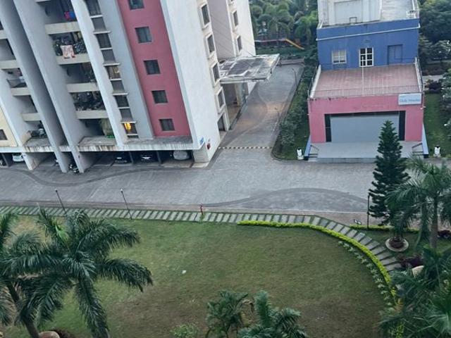 Resale | 3 BHK + Servant Room 1500 Sq.Ft. Apartment in Pebbles I