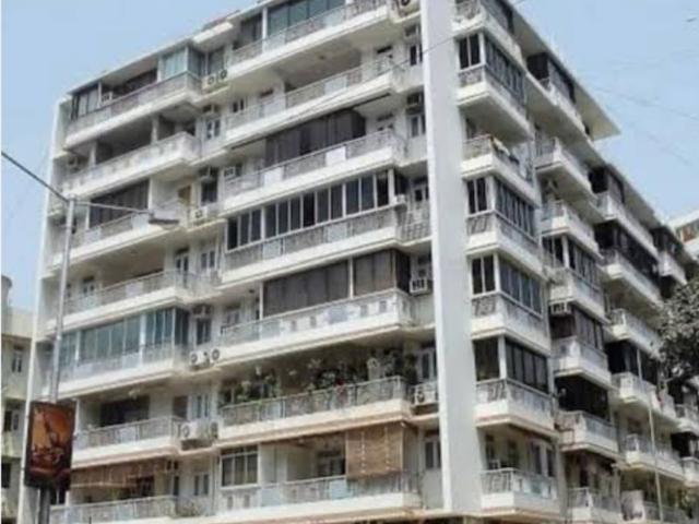 Resale | 3 BHK + Servant Room 1500 Sq.Ft. Apartment in Tardeo