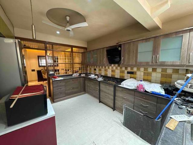 Resale | 3 BHK + Servant Room 1500 Sq.Ft. Apartment in Zircon Ventures CHS Ltd