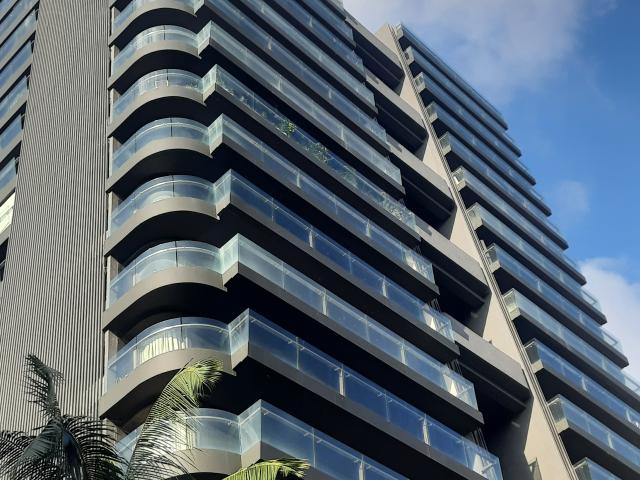 Resale | 3 BHK + Servant Room 1586 Sq.Ft. Apartment in Off Linking Road