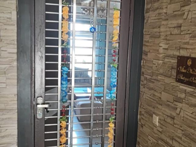 Resale | 3 BHK + Servant Room 1590 Sq.Ft. Apartment in Gulmohur Garden