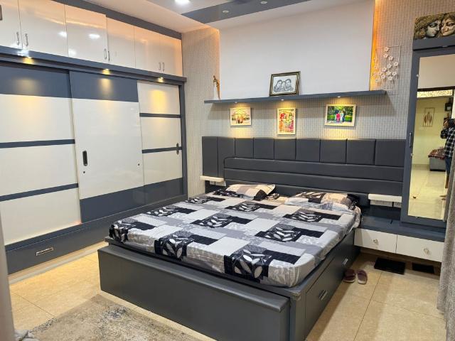 Resale | 3 BHK + Servant Room 1591 Sq.Ft. Apartment in Prestige Falcon City