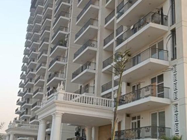 Resale | 3 BHK + Servant Room 1605 Sq.Ft. Apartment in Ambika Florence Park