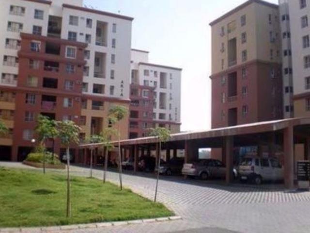 Resale | 3 BHK + Servant Room 1620 Sq.Ft. Apartment in Vascon Aurum