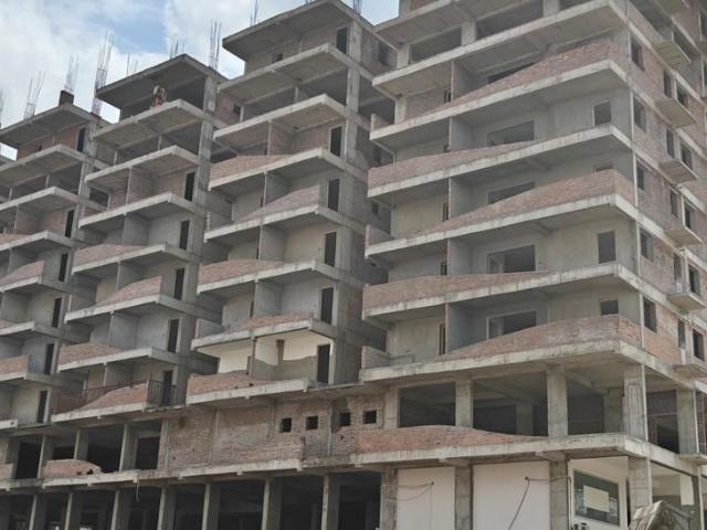 Resale | 3 BHK + Servant Room 1635 Sq.Ft. Apartment in League Luxes