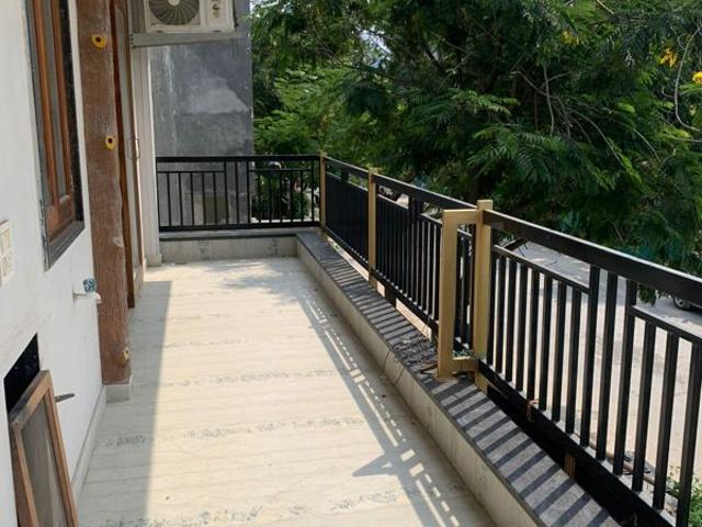 Resale | 3 BHK + Servant Room 1650 Sq.Ft. Apartment in Emaar Gurgaon Greens