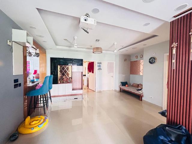 Resale | 3 BHK + Servant Room 1650 Sq.Ft. Apartment in Emaar Gurgaon Greens