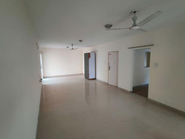 Resale | 3 BHK + Servant Room 1650 Sq.Ft. Apartment in Vascon Zircon