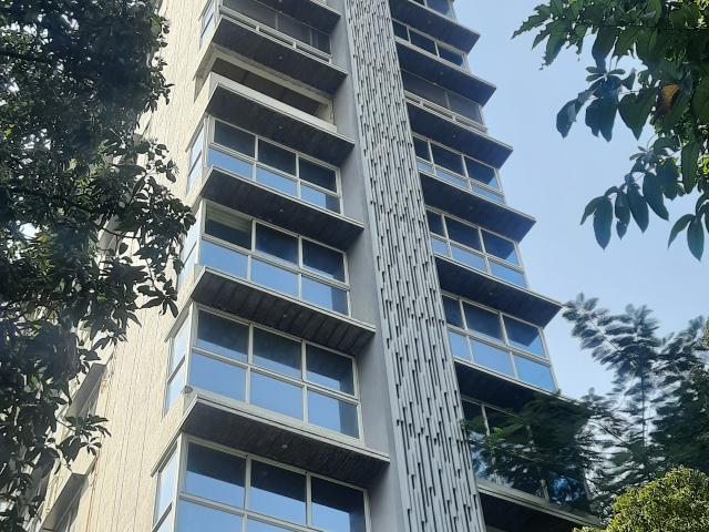 Resale | 3 BHK + Servant Room 1664 Sq.Ft. Apartment in Brand Newbuilding