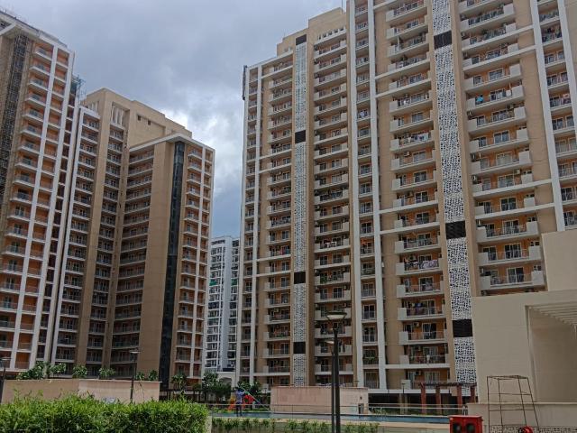Resale | 3 BHK + Servant Room 1675 Sq.Ft. Apartment in Gomti Nagar