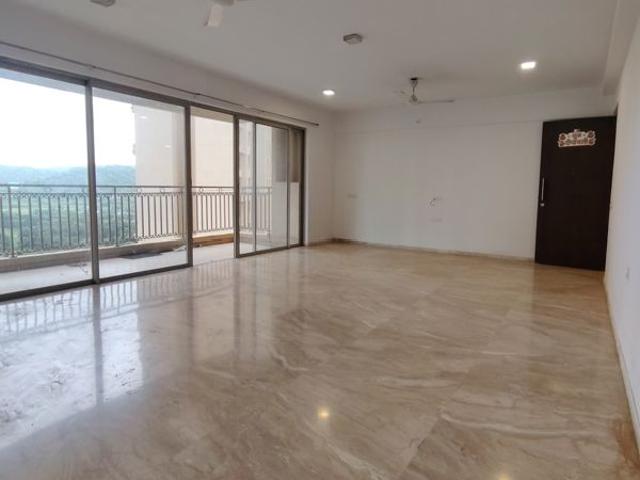 Resale | 3 BHK + Servant Room 1700 Sq.Ft. Apartment in Hiranandani Fortune City