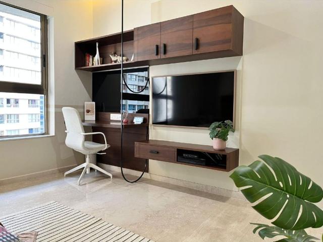 Resale | 3 BHK + Servant Room 1700 Sq.Ft. Apartment in LnT Veridian