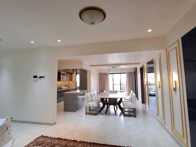 Resale | 3 BHK + Servant Room 1700 Sq.Ft. Apartment in Sheth Konark Splendour