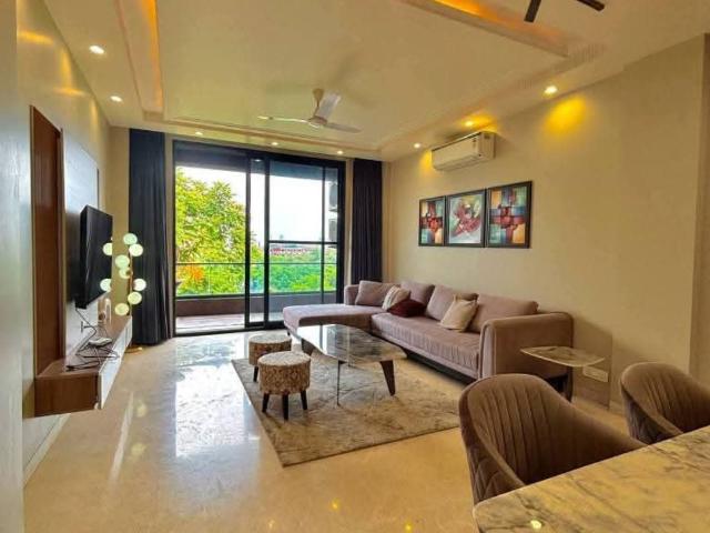 Resale | 3 BHK + Servant Room 1728 Sq.Ft. Apartment in CS Roseate 63