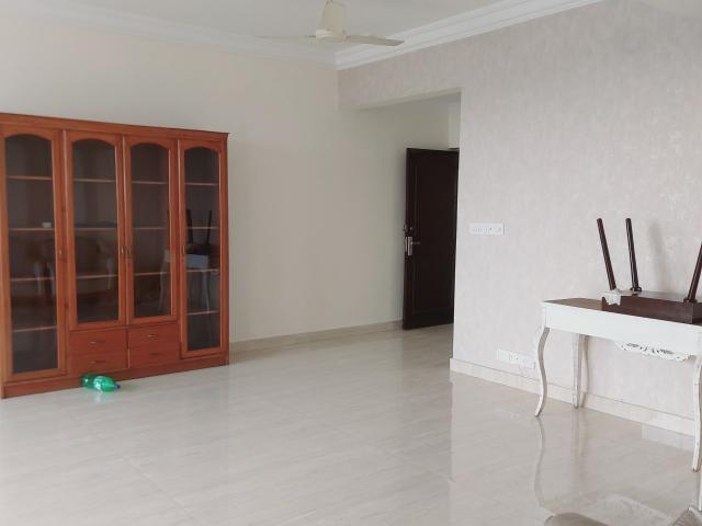 Resale | 3 BHK + Servant Room 1777 Sq.Ft. Apartment in DLF Regency Park II