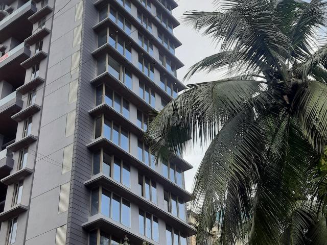 Resale | 3 BHK + Servant Room 1783 Sq.Ft. Apartment in Sea View Bandra