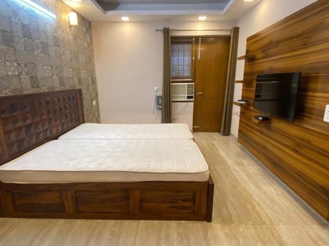 Resale | 3 BHK + Servant Room 1795 Sq.Ft. Apartment in Pioneer Park Phase 1