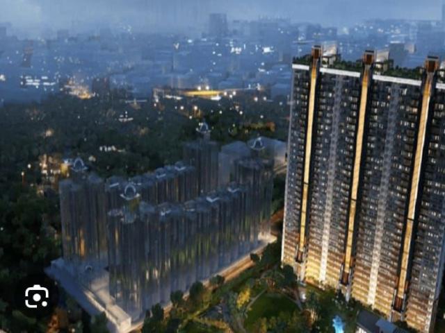 Resale | 3 BHK + Servant Room 1800 Sq.Ft. Apartment in Godrej Tropical Isle