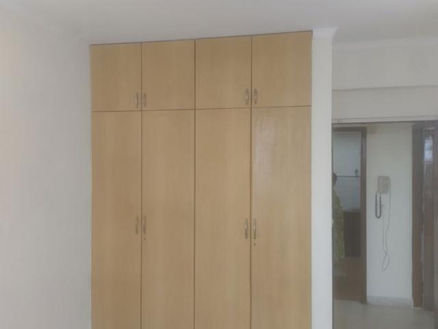 Resale | 3 BHK + Servant Room 1800 Sq.Ft. Apartment in Suncity Essel Tower