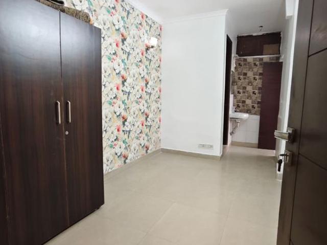 Resale | 3 BHK + Servant Room 1800 Sq.Ft. Apartment in Vasant Kunj