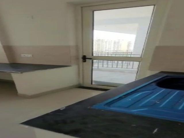 Resale | 3 BHK + Servant Room 1815 Sq.Ft. Apartment in Imperia Esfera
