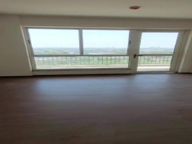 Resale | 3 BHK + Servant Room 1815 Sq.Ft. Apartment in Imperia Esfera