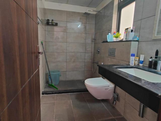 Resale | 3 BHK + Servant Room 1820 Sq.Ft. Apartment in Adani Samsara