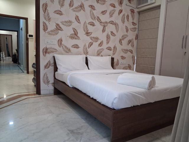 Resale | 3 BHK + Servant Room 1828 Sq.Ft. Apartment in M3M Sky City