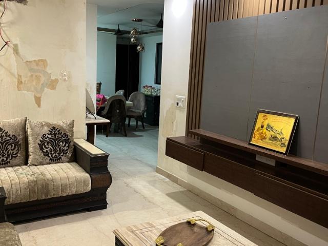 Resale | 3 BHK + Servant Room 1828 Sq.Ft. Apartment in BPTP Amstoria Verti Greens