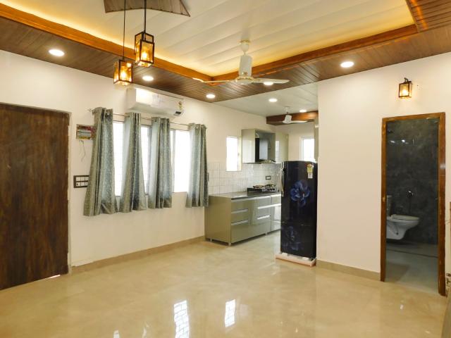 Resale | 3 BHK + Servant Room 1833 Sq.Ft. Apartment in Sagar Pur