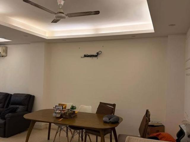 Resale | 3 BHK + Servant Room 1836 Sq.Ft. Apartment in Unitech Fresco