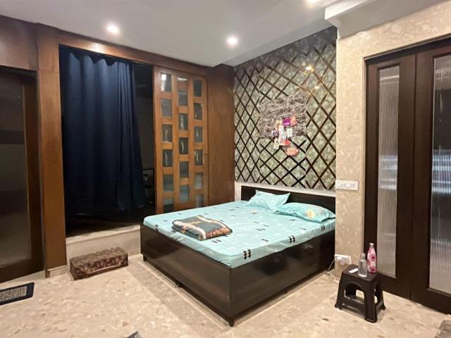 Resale | 3 BHK + Servant Room 1845 Sq.Ft. Apartment in DLF New Town Heights II