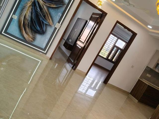 Resale | 3 BHK + Servant Room 1870 Sq.Ft. Apartment in Conscient Heritage Max