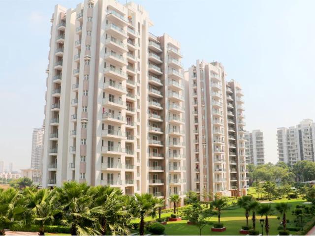 Resale | 3 BHK + Servant Room 1897 Sq.Ft. Apartment in Microtek Greenburg