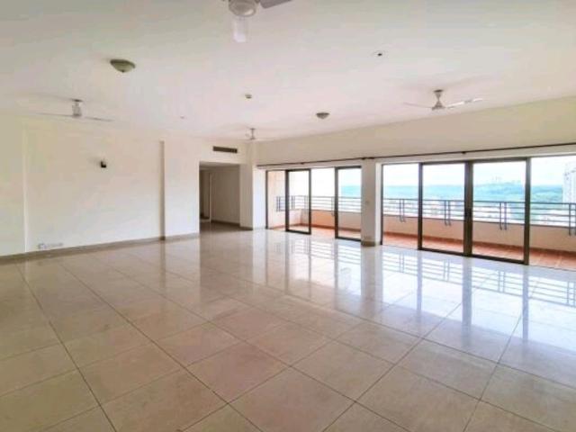 Resale | 3 BHK + Servant Room 1900 Sq.Ft. Apartment in Central Park I