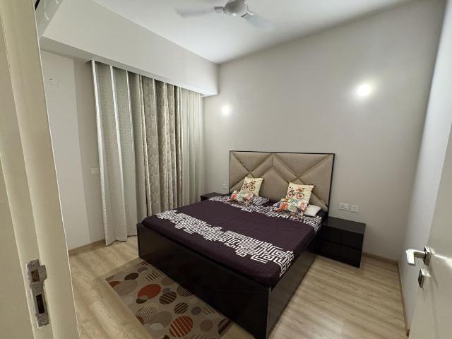Resale | 3 BHK + Servant Room 1912 Sq.Ft. Apartment in DLF Ultima Phase II