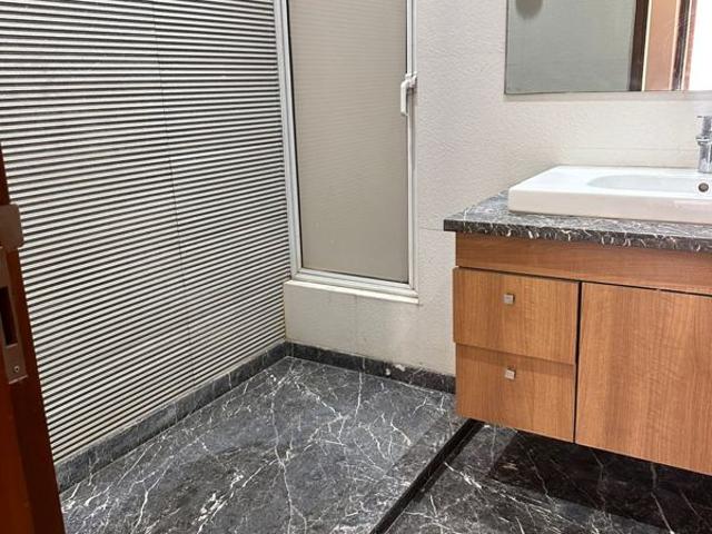 Resale | 3 BHK + Servant Room 1935 Sq.Ft. Apartment in Bestech Park View Spa Next