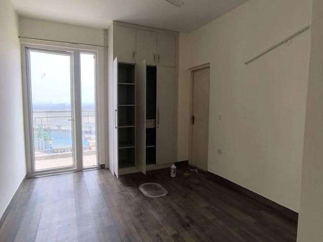Resale | 3 BHK + Servant Room 1942 Sq.Ft. Apartment in Conscient Heritage Max