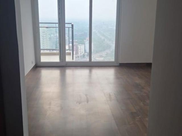 Resale | 3 BHK + Servant Room 1942 Sq.Ft. Apartment in Conscient Heritage Max