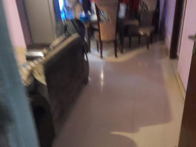 Resale | 3 BHK + Servant Room 1950 Sq.Ft. Apartment in Amrapali Royal