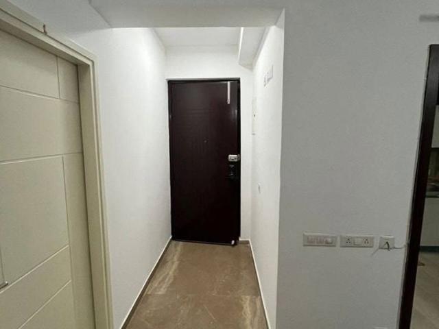 Resale | 3 BHK + Servant Room 1950 Sq.Ft. Apartment in Emaar The Palm Drive The Premier Terraces
