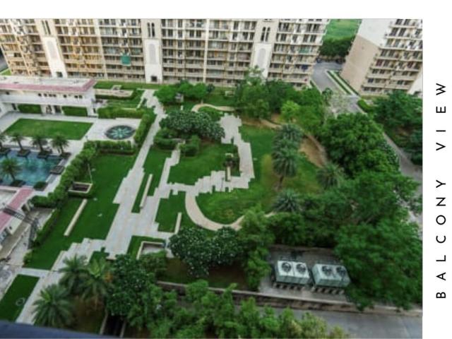 Resale | 3 BHK + Servant Room 1958 Sq.Ft. Apartment in DLF Express Greens
