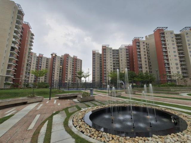 Resale | 3 BHK + Servant Room 1960 Sq.Ft. Apartment in Mahindra Aura
