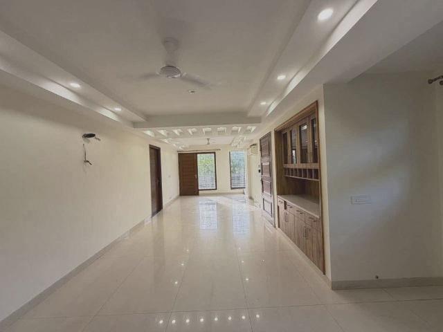 Resale | 3 BHK + Servant Room 1965 Sq.Ft. Apartment in Bestech Park View Spa Next