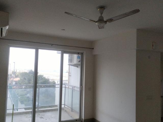 Resale | 3 BHK + Servant Room 1966 Sq.Ft. Apartment in Emaar The Palm Drive The Premier Terraces