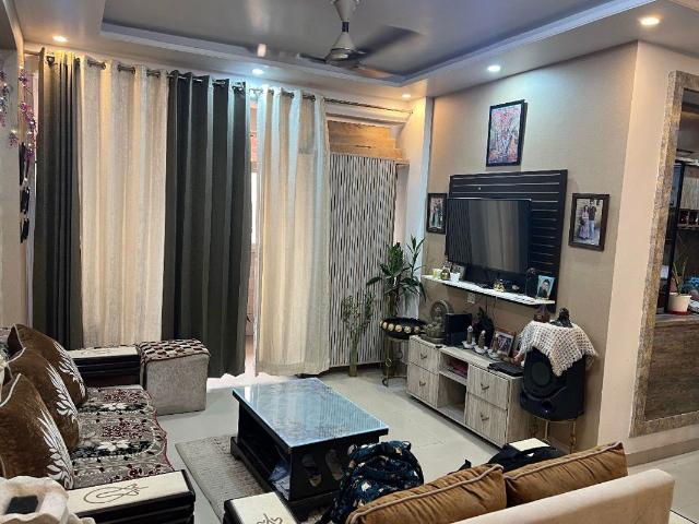 Resale | 3 BHK + Servant Room 1970 Sq.Ft. Apartment in Sector 125