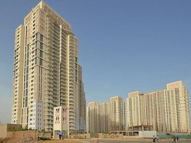 Resale | 3 BHK + Servant Room 1975 Sq.Ft. Apartment in DLF Park Place