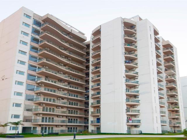 Resale | 3 BHK + Servant Room 1975 Sq.Ft. Apartment in Spaze Privy