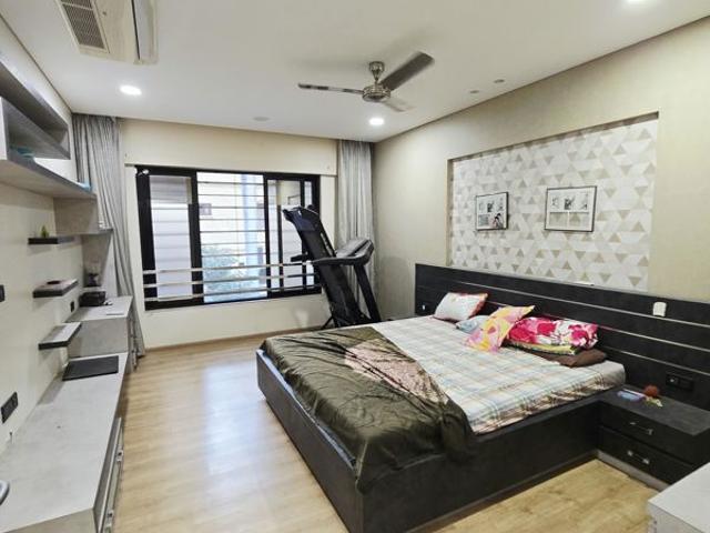 Resale | 3 BHK + Servant Room 1980 Sq.Ft. Apartment in Marvel Vivacity