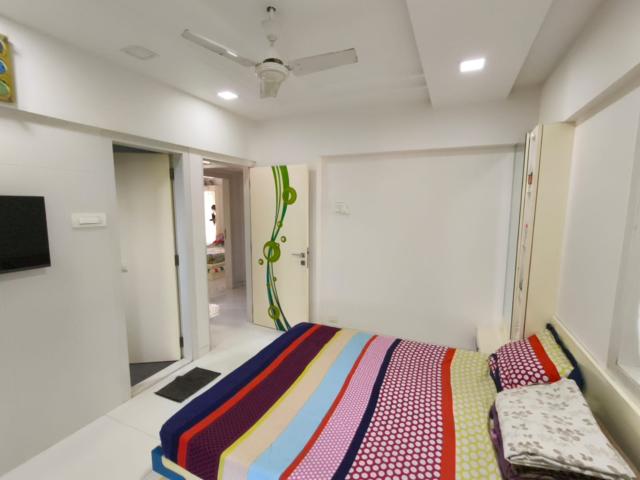 Resale | 3 BHK + Servant Room 1000 Sq.Ft. Apartment in Mahavir Milestone